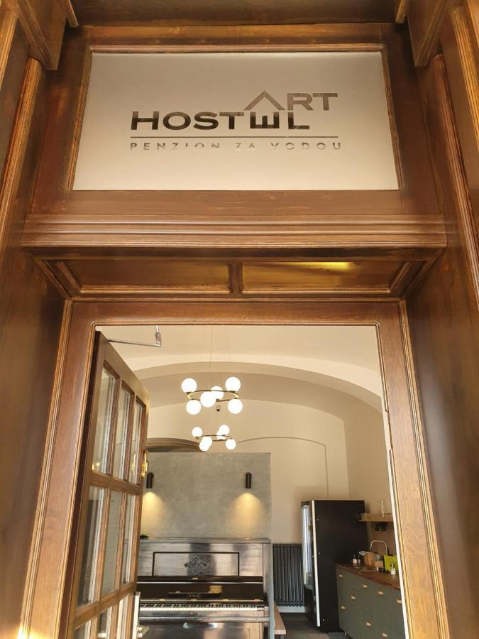 Art Hostel & Apartments ดวูร์กราโลเว นัด ลาเบม ภายนอก รูปภาพ