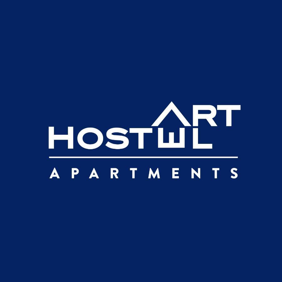 Art Hostel & Apartments ดวูร์กราโลเว นัด ลาเบม ภายนอก รูปภาพ